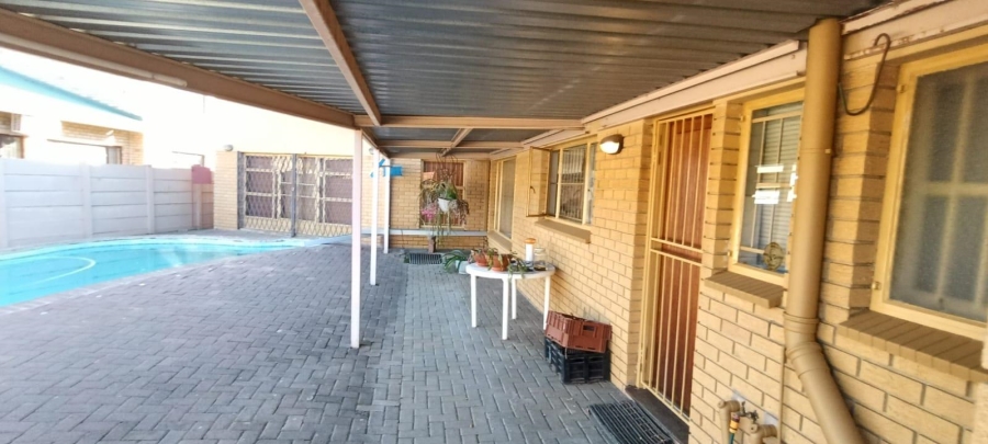 4 Bedroom Property for Sale in Langenhovenpark Free State